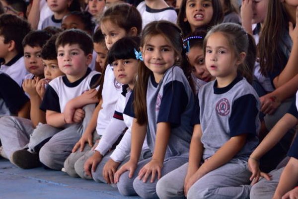 Estudiantes del colegio en actividad escolar